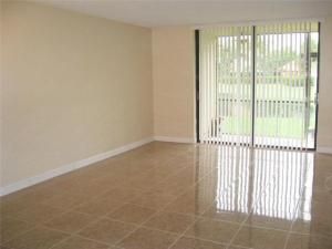 合同活跃: $2,200 (2 贝兹, 2 浴室, 1099 平方英尺)