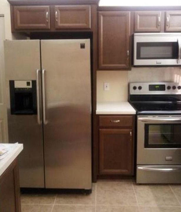 合同活跃: $2,200 (2 贝兹, 2 浴室, 1099 平方英尺)