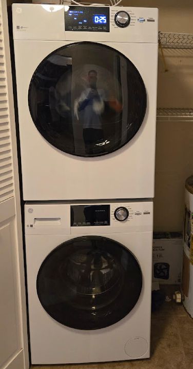 合同活跃: $2,200 (2 贝兹, 2 浴室, 1099 平方英尺)