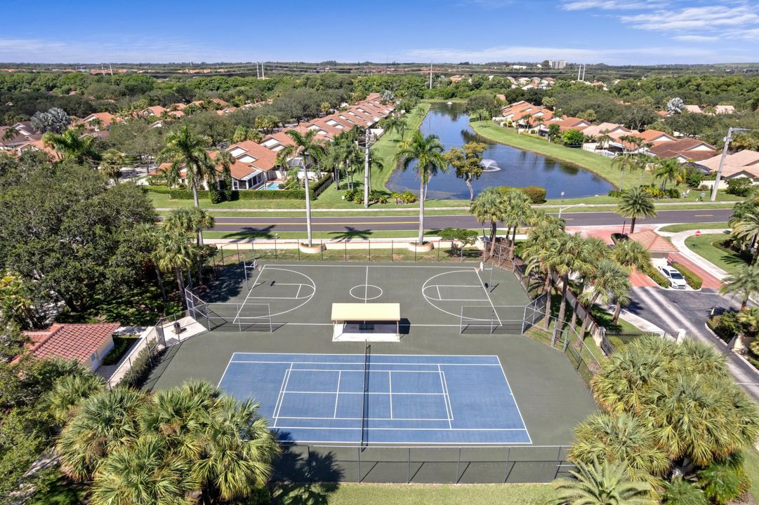 待售: $2,900,000 (6 贝兹, 4 浴室, 4501 平方英尺)