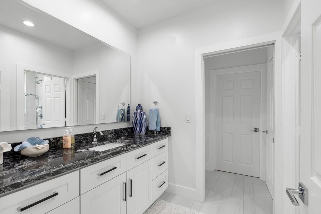 待售: $2,900,000 (6 贝兹, 4 浴室, 4501 平方英尺)