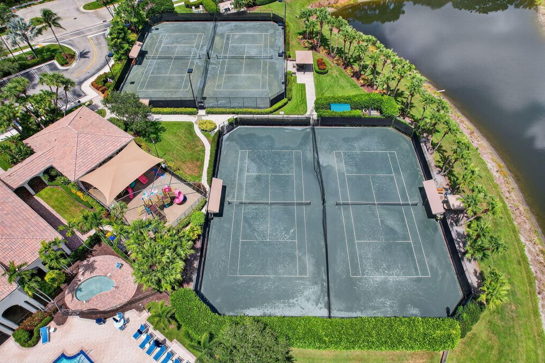 Active With Contract: $1,234,000 (5 beds, 4 baths, 3558 Square Feet)