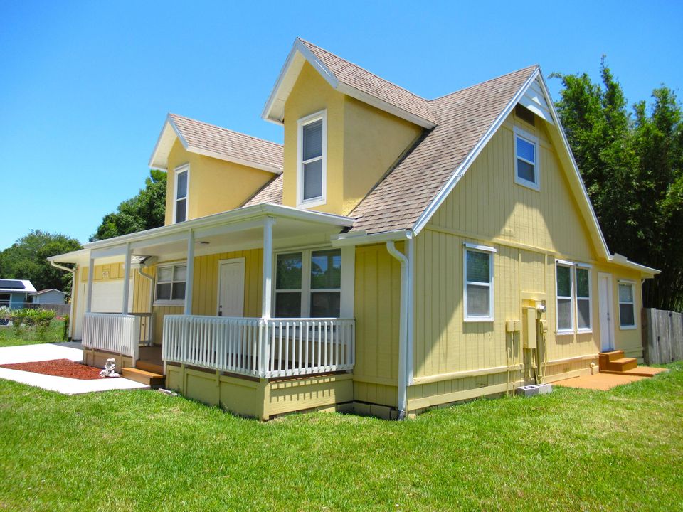 For Rent: $2,600 (3 beds, 2 baths, 1526 Square Feet)