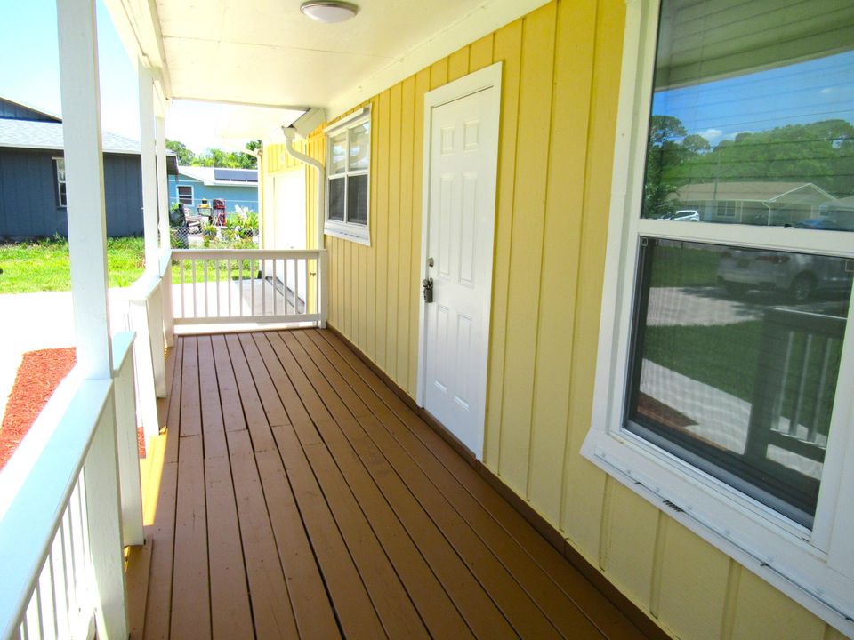 For Rent: $2,600 (3 beds, 2 baths, 1526 Square Feet)