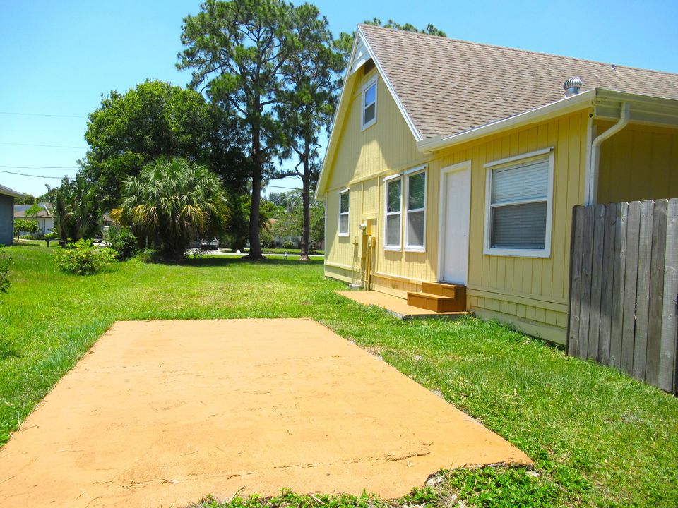 For Rent: $2,600 (3 beds, 2 baths, 1526 Square Feet)