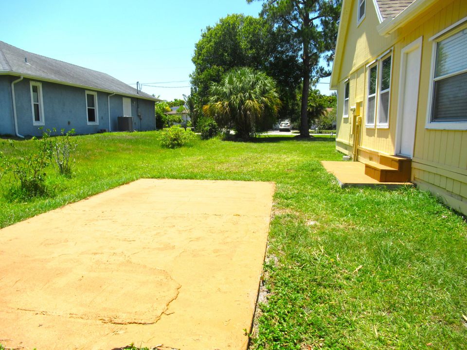 For Rent: $2,600 (3 beds, 2 baths, 1526 Square Feet)