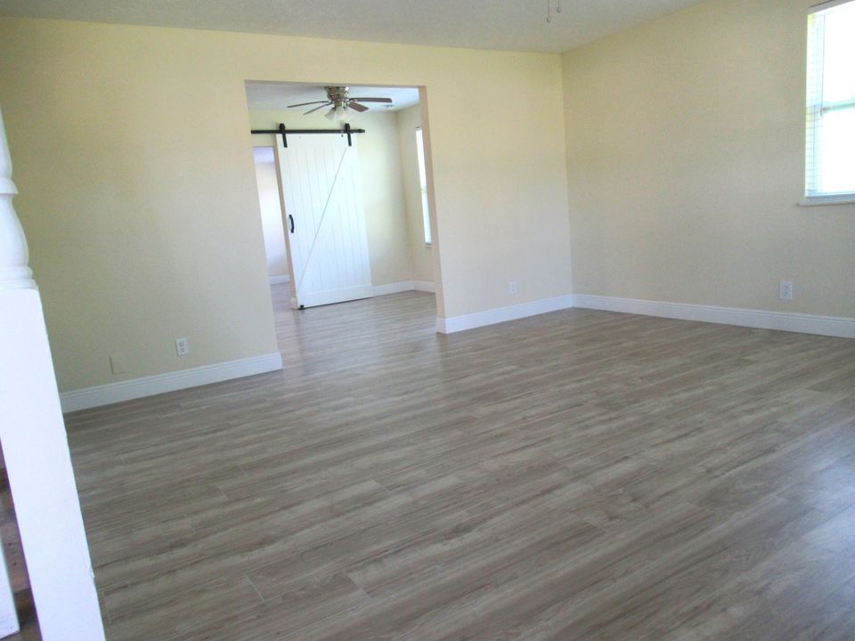 For Rent: $2,600 (3 beds, 2 baths, 1526 Square Feet)