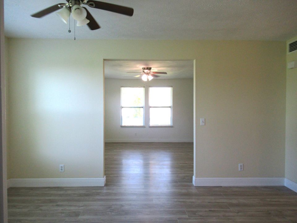 For Rent: $2,600 (3 beds, 2 baths, 1526 Square Feet)