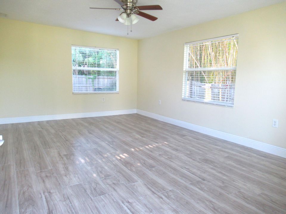 For Rent: $2,600 (3 beds, 2 baths, 1526 Square Feet)