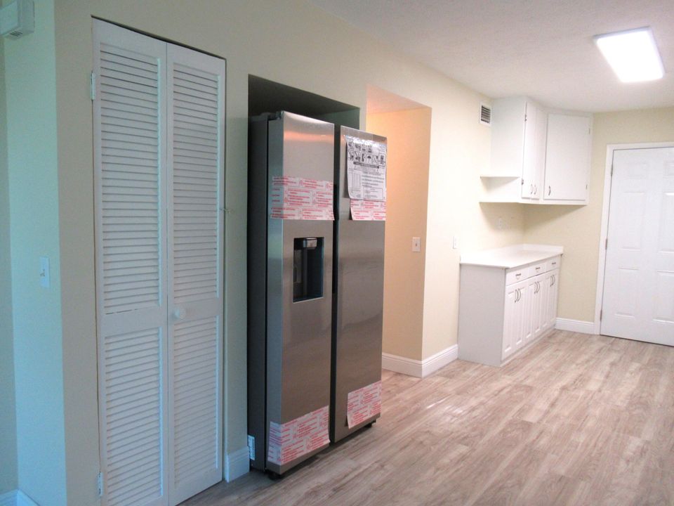 For Rent: $2,600 (3 beds, 2 baths, 1526 Square Feet)