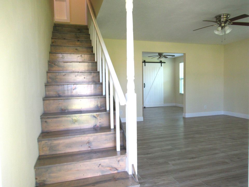 For Rent: $2,600 (3 beds, 2 baths, 1526 Square Feet)