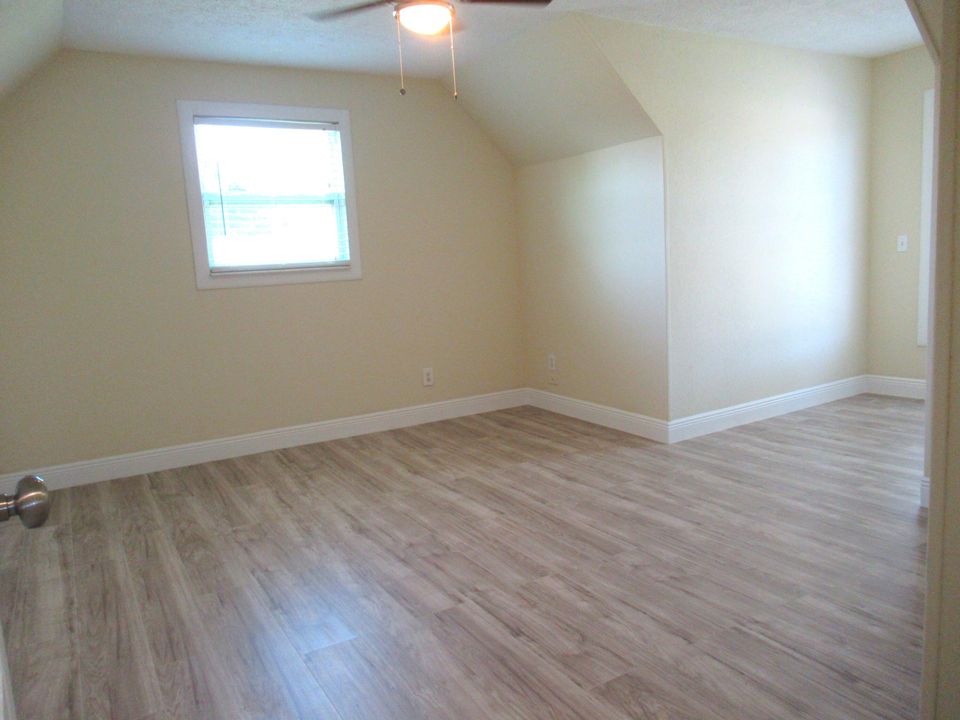 For Rent: $2,600 (3 beds, 2 baths, 1526 Square Feet)