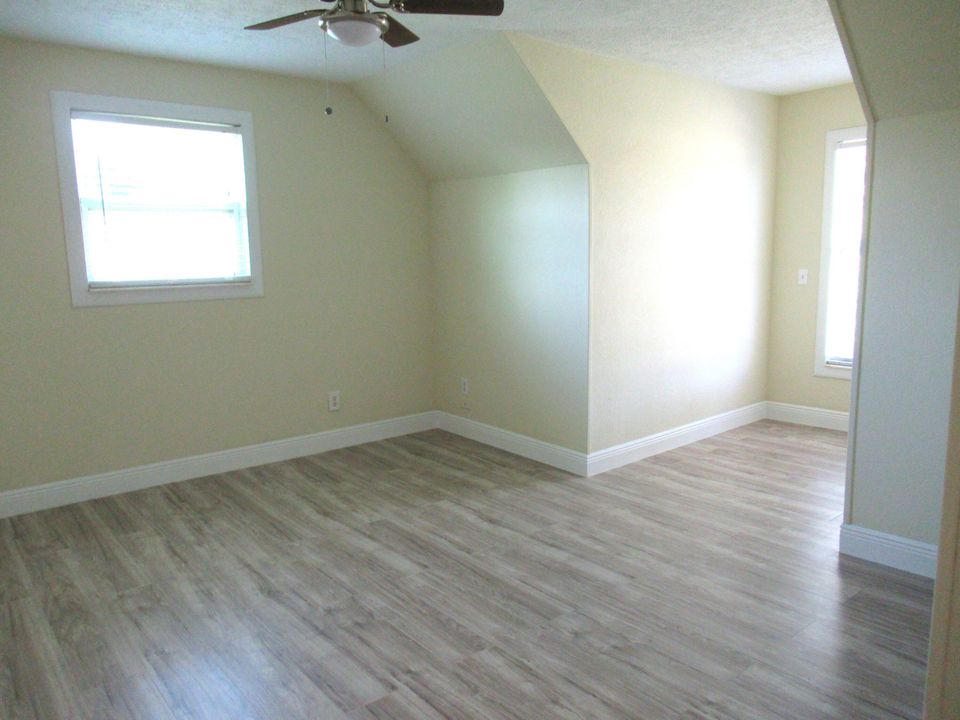 For Rent: $2,600 (3 beds, 2 baths, 1526 Square Feet)