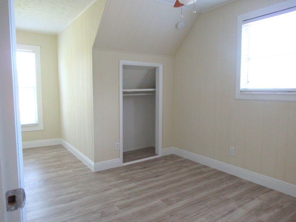 For Rent: $2,600 (3 beds, 2 baths, 1526 Square Feet)