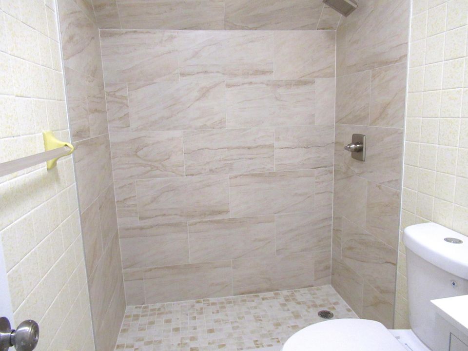 For Rent: $2,600 (3 beds, 2 baths, 1526 Square Feet)