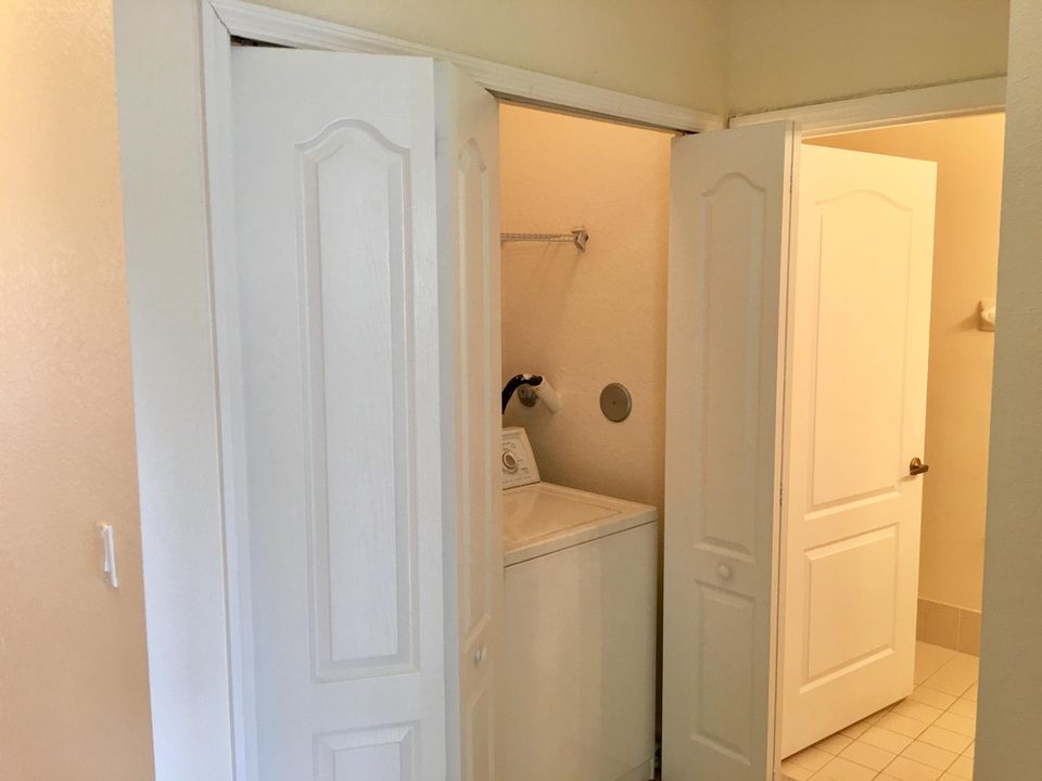 合同活跃: $2,700 (3 贝兹, 2 浴室, 1457 平方英尺)