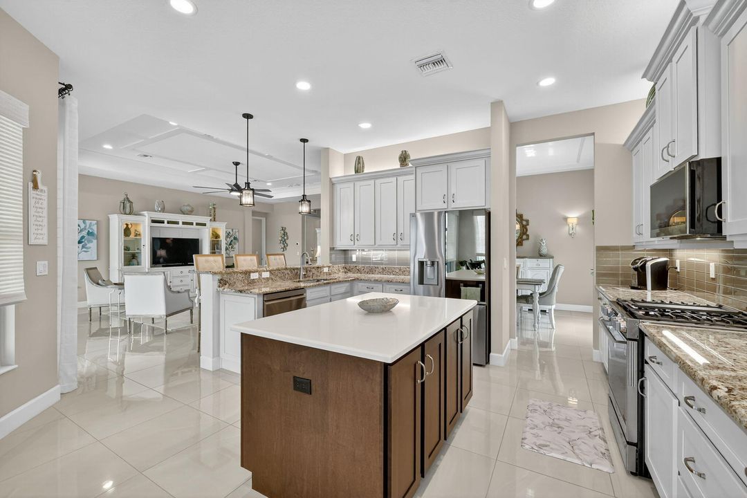 待售: $924,750 (3 贝兹, 3 浴室, 2753 平方英尺)