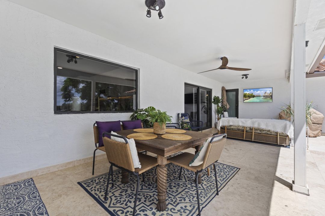 合同活跃: $950,000 (5 贝兹, 3 浴室, 2310 平方英尺)