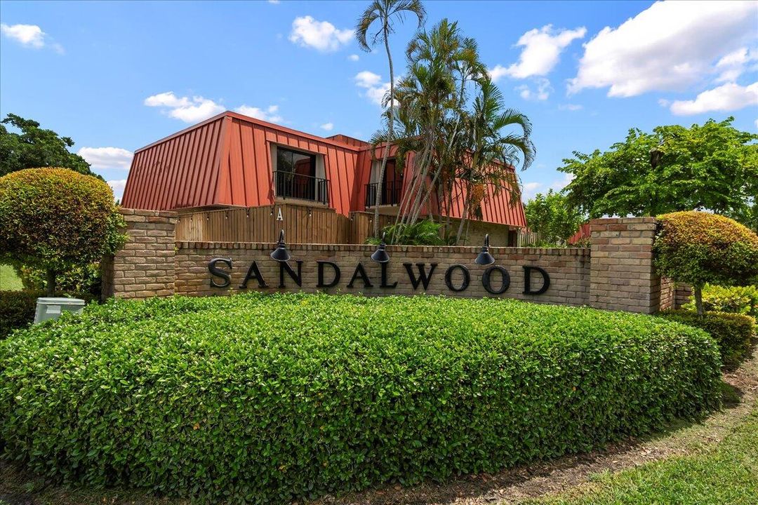 Recently Sold: $350,000 (2 beds, 2 baths, 1184 Square Feet)