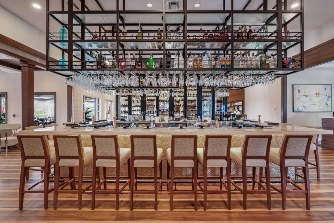 Activo con contrato: $2,100,000 (3 camas, 3 baños, 2631 Pies cuadrados)