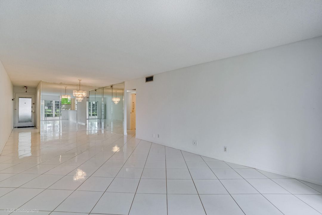 合同活跃: $150,000 (2 贝兹, 2 浴室, 1156 平方英尺)