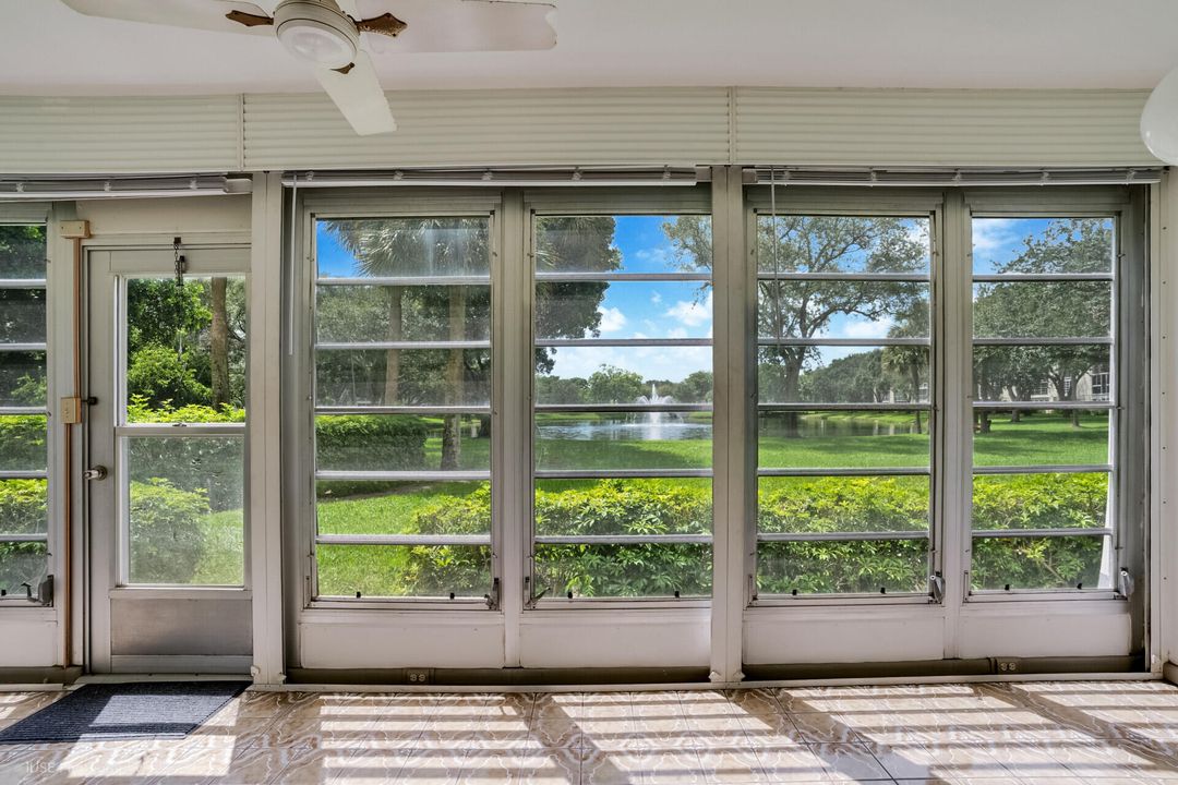 合同活跃: $150,000 (2 贝兹, 2 浴室, 1156 平方英尺)