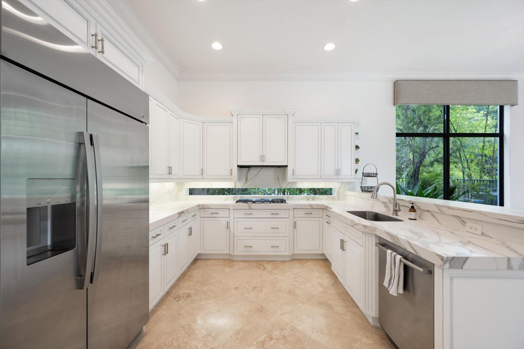 En Venta: $2,750,000 (5 camas, 5 baños, 4499 Pies cuadrados)