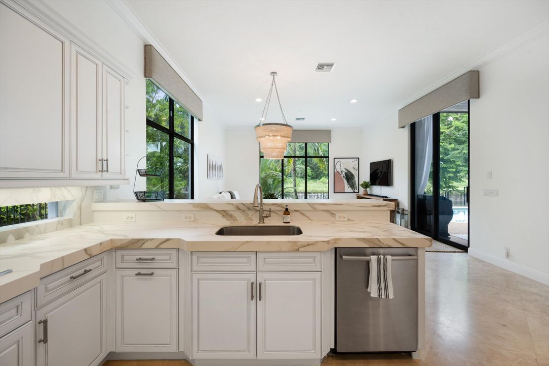 En Venta: $2,750,000 (5 camas, 5 baños, 4499 Pies cuadrados)