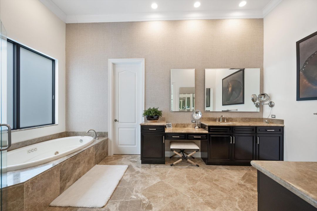 En Venta: $2,750,000 (5 camas, 5 baños, 4499 Pies cuadrados)