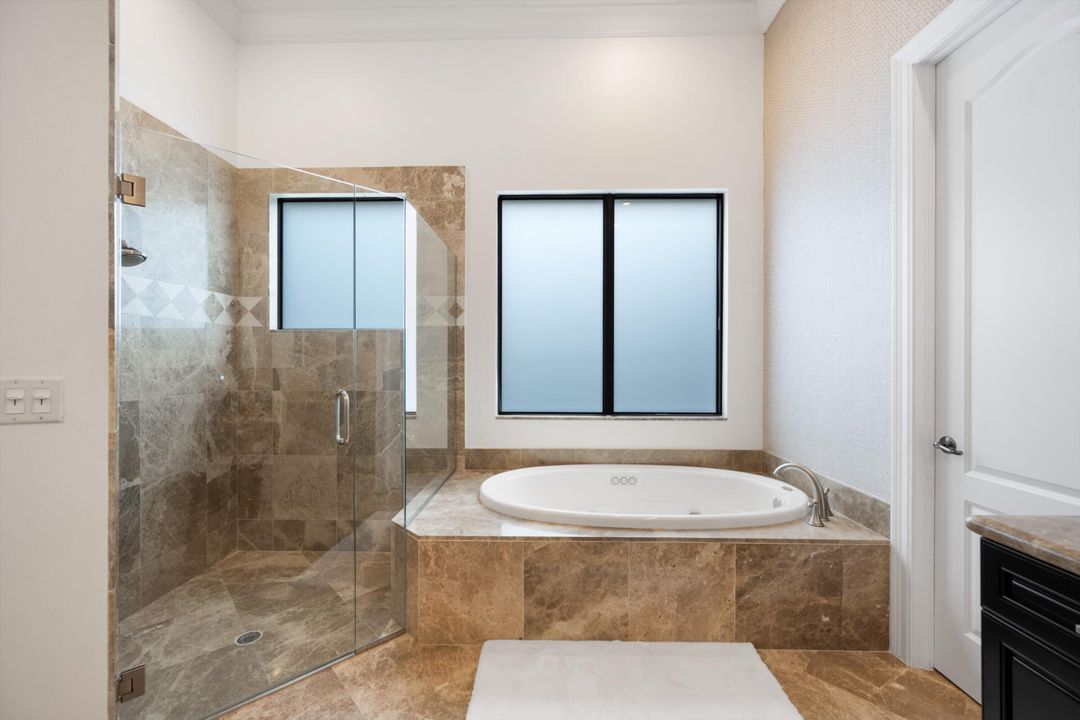 En Venta: $2,750,000 (5 camas, 5 baños, 4499 Pies cuadrados)