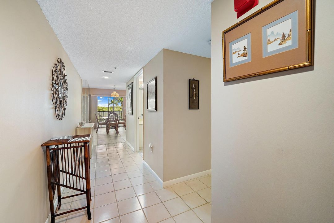 合同活跃: $3,500 (1 贝兹, 1 浴室, 900 平方英尺)