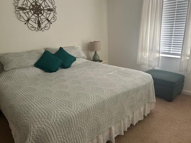 合同活跃: $3,500 (1 贝兹, 1 浴室, 900 平方英尺)