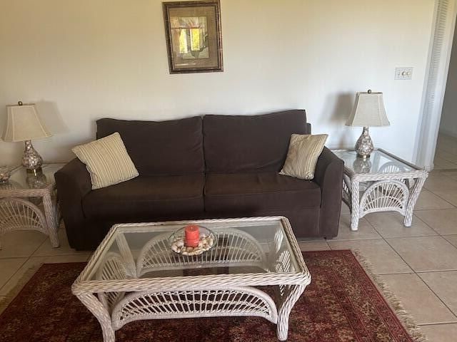 合同活跃: $3,500 (1 贝兹, 1 浴室, 900 平方英尺)