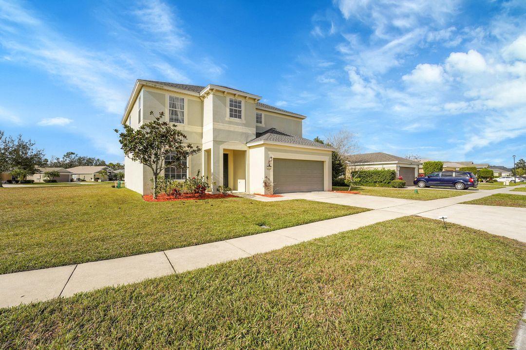 Active With Contract: $354,900 (4 beds, 2 baths, 2479 Square Feet)