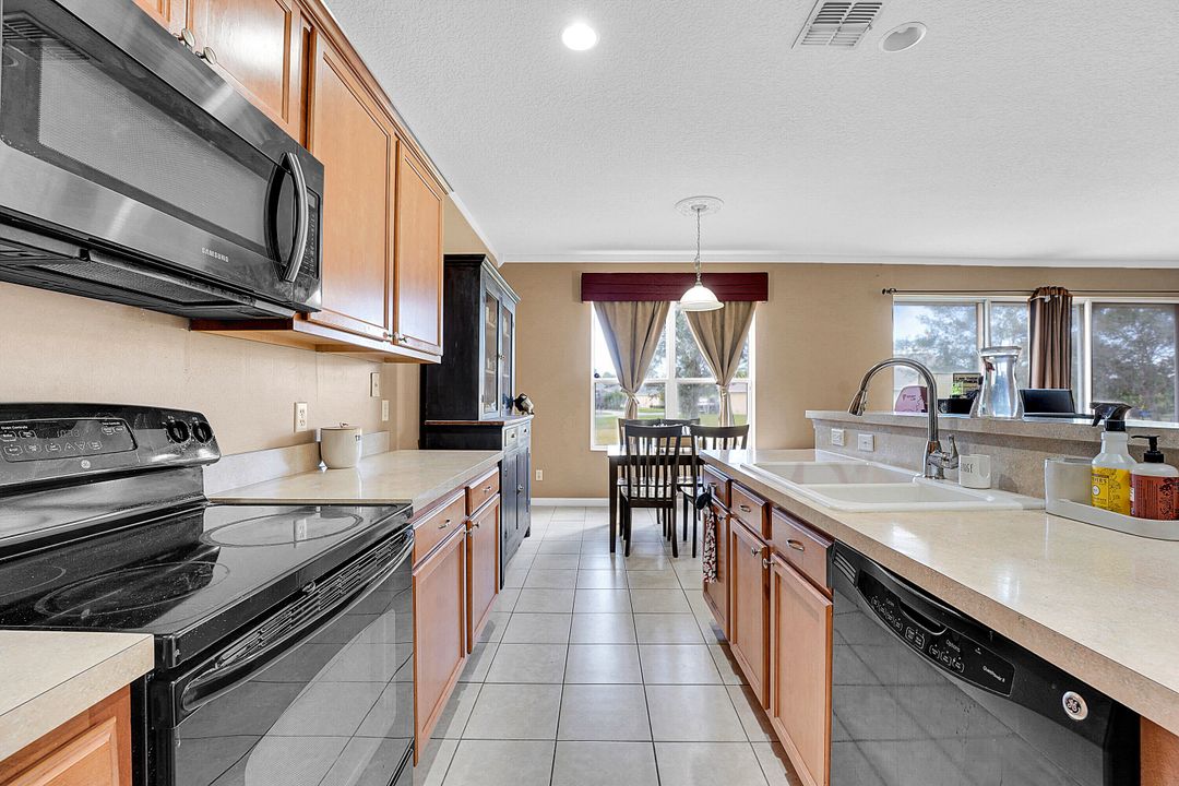 Active With Contract: $354,900 (4 beds, 2 baths, 2479 Square Feet)