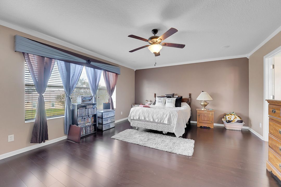 Active With Contract: $354,900 (4 beds, 2 baths, 2479 Square Feet)