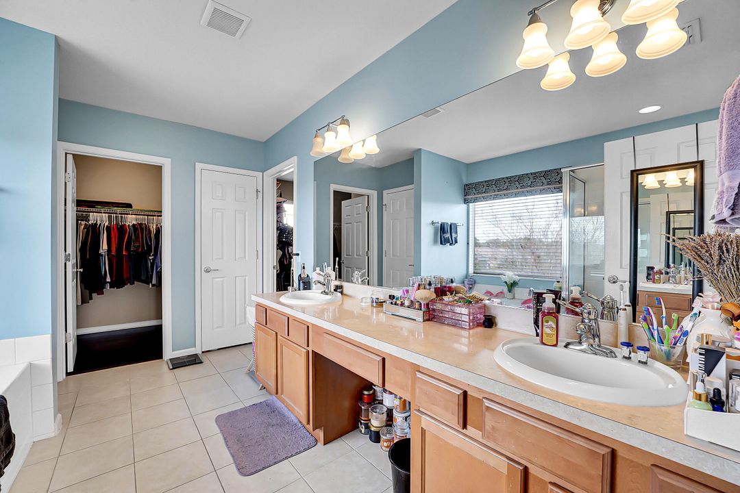 Active With Contract: $354,900 (4 beds, 2 baths, 2479 Square Feet)