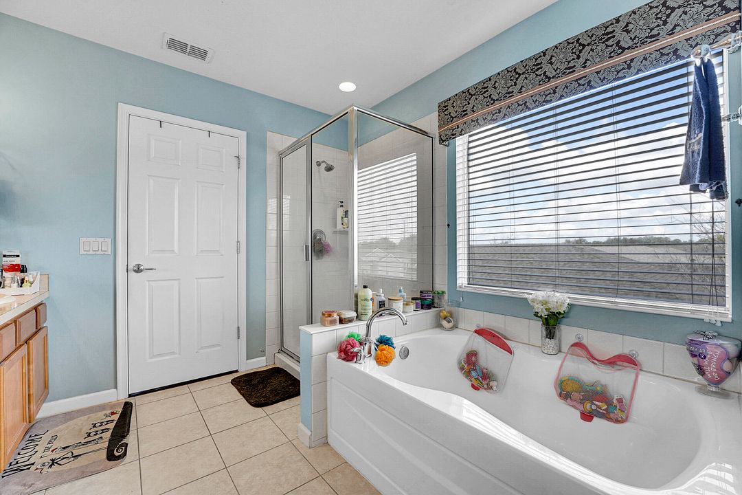 Active With Contract: $354,900 (4 beds, 2 baths, 2479 Square Feet)