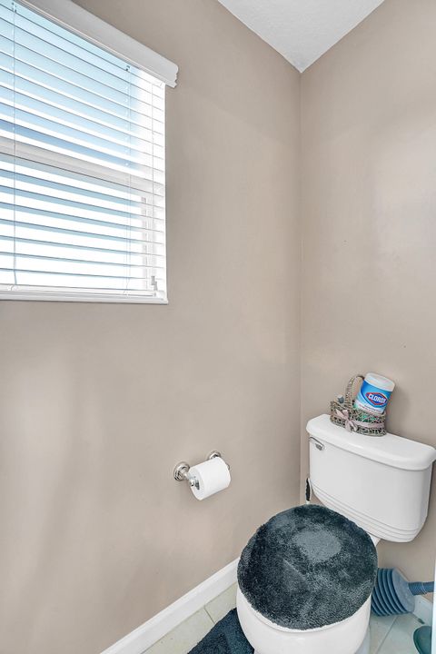 Active With Contract: $354,900 (4 beds, 2 baths, 2479 Square Feet)