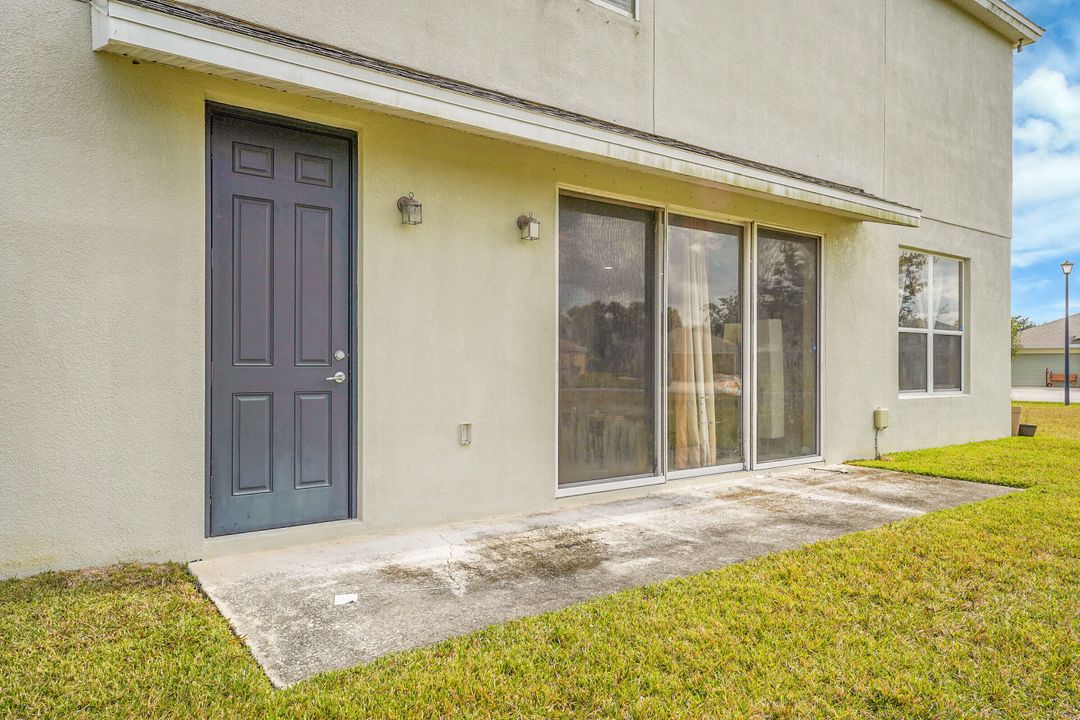 Active With Contract: $354,900 (4 beds, 2 baths, 2479 Square Feet)