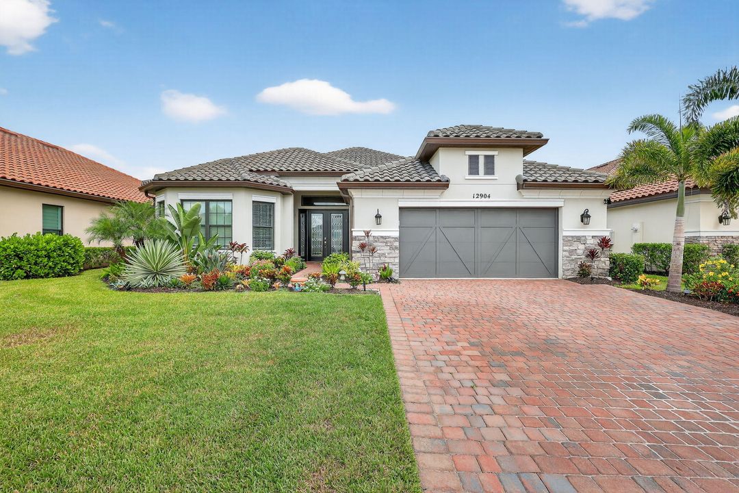 Active With Contract: $825,000 (3 beds, 3 baths, 3094 Square Feet)