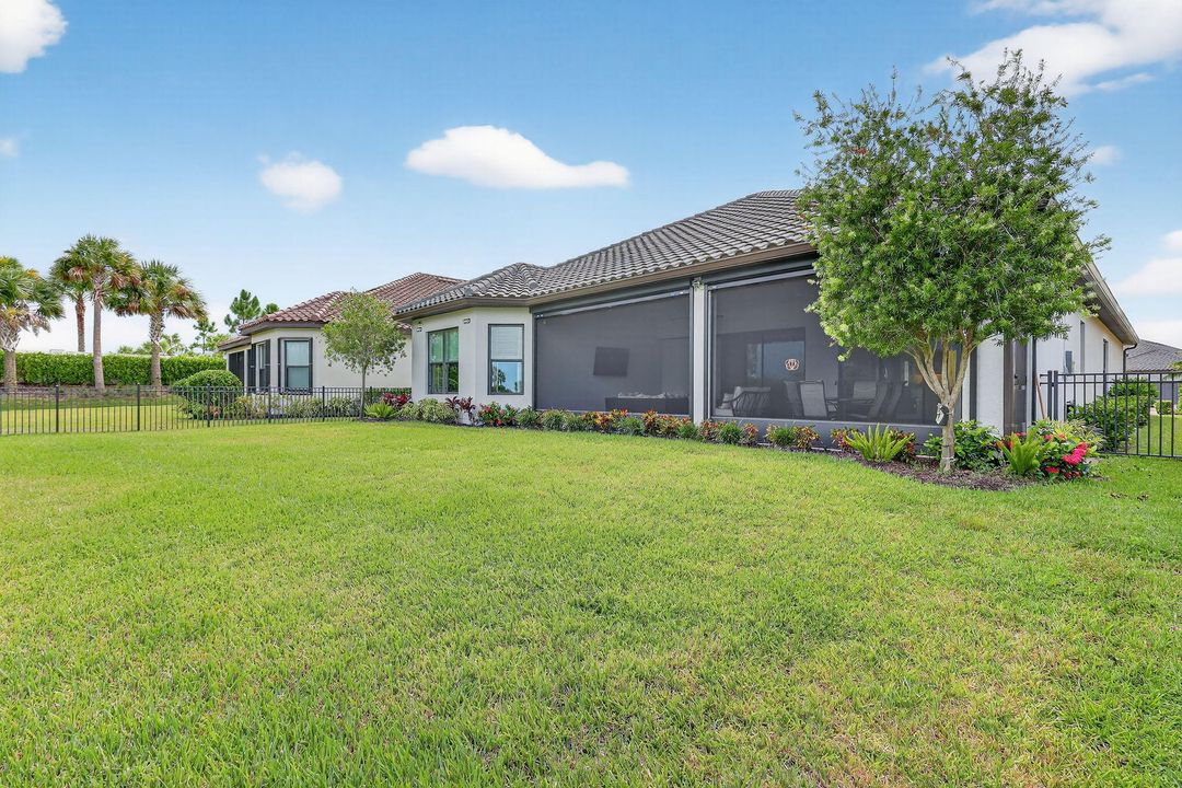 Active With Contract: $825,000 (3 beds, 3 baths, 3094 Square Feet)