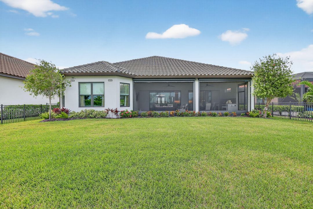 Active With Contract: $825,000 (3 beds, 3 baths, 3094 Square Feet)