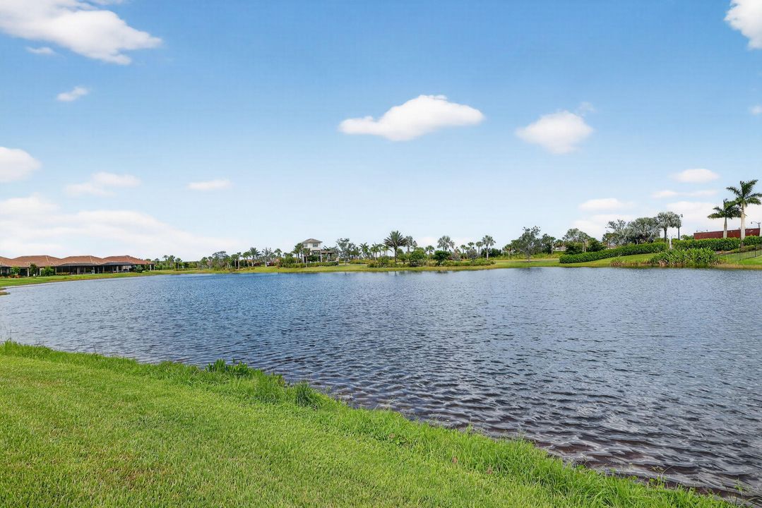 Active With Contract: $825,000 (3 beds, 3 baths, 3094 Square Feet)