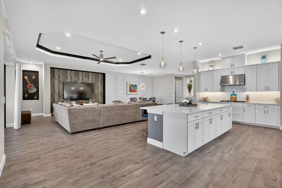 Active With Contract: $825,000 (3 beds, 3 baths, 3094 Square Feet)