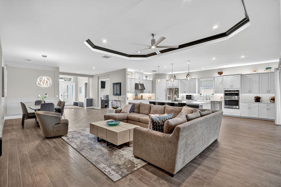 Active With Contract: $825,000 (3 beds, 3 baths, 3094 Square Feet)