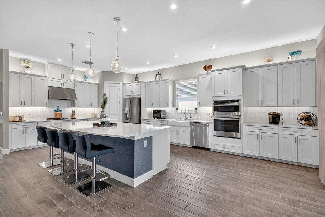 Active With Contract: $825,000 (3 beds, 3 baths, 3094 Square Feet)