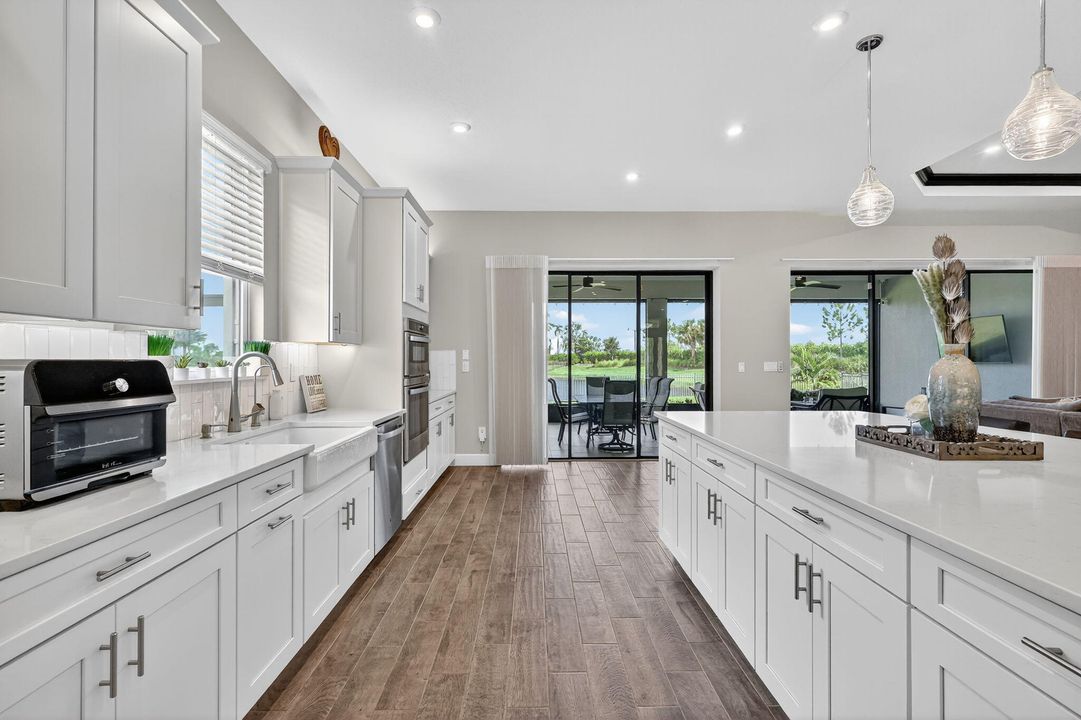 Active With Contract: $825,000 (3 beds, 3 baths, 3094 Square Feet)