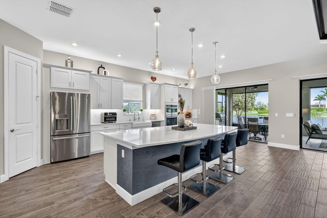 Active With Contract: $825,000 (3 beds, 3 baths, 3094 Square Feet)