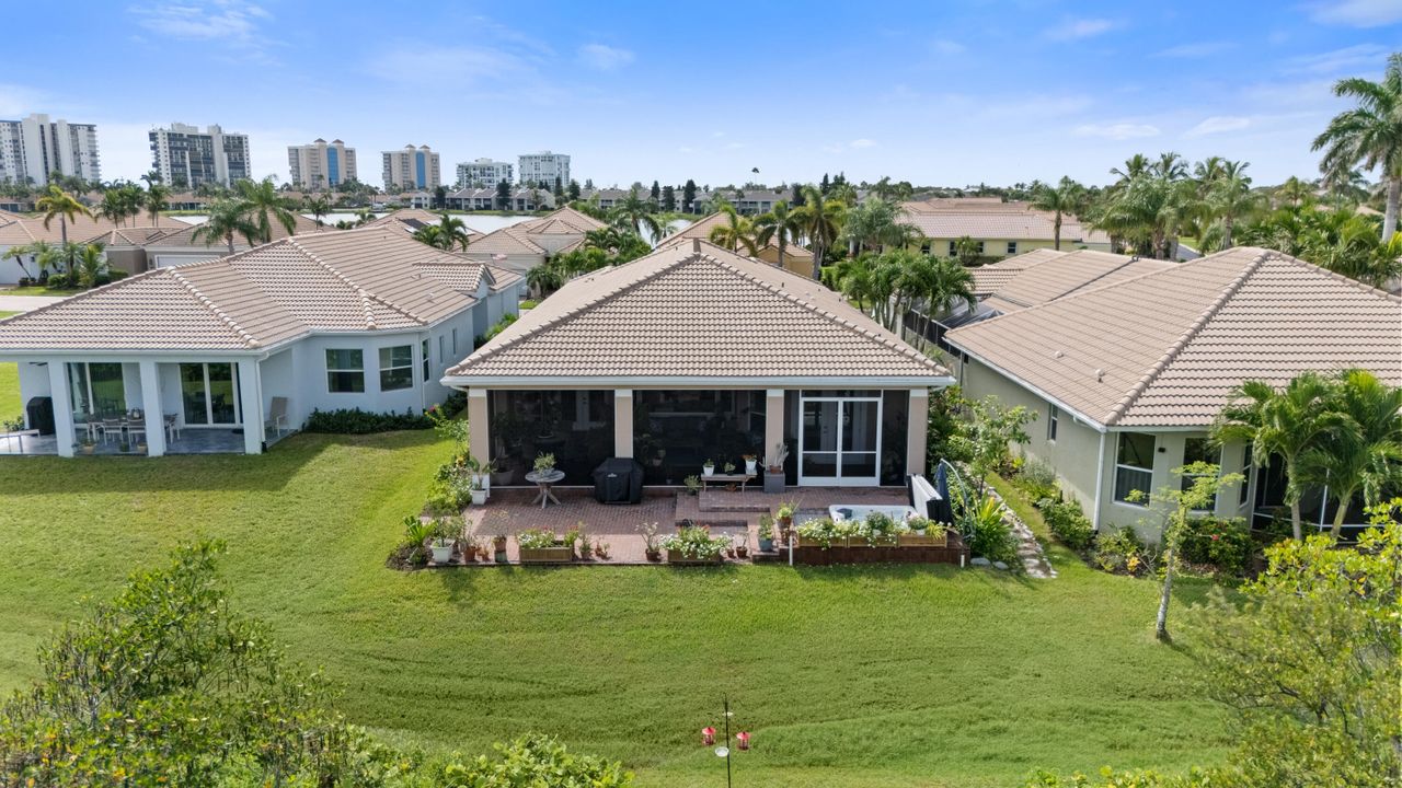 For Sale: $895,000 (3 beds, 3 baths, 2170 Square Feet)